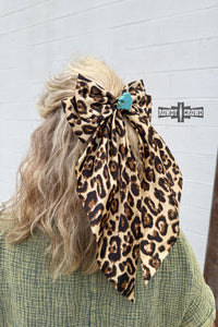 Loungin' Leopard Bow